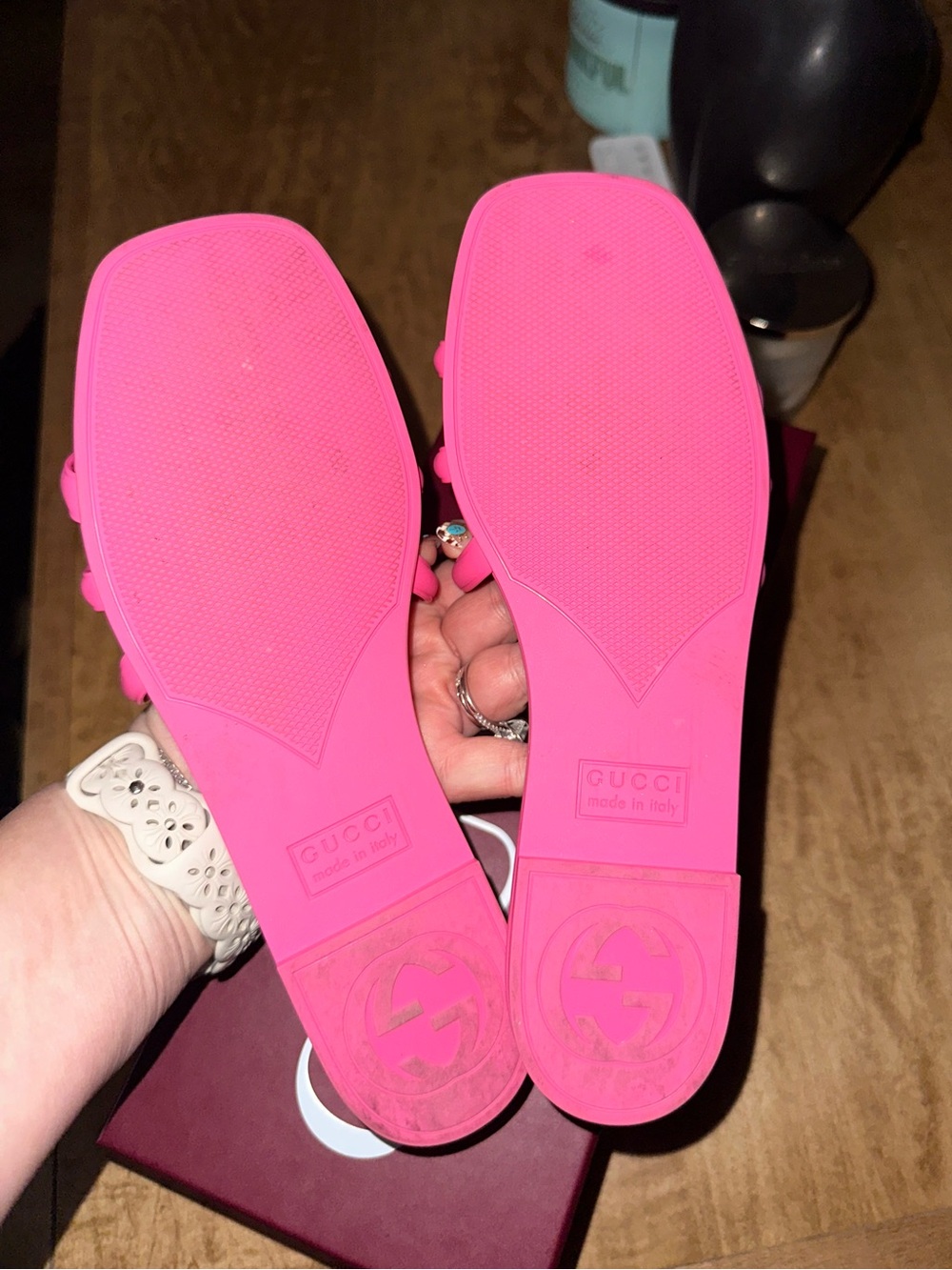 100% Gucci Pink Rubber GG Slide Sandals - Picture 5 of 8